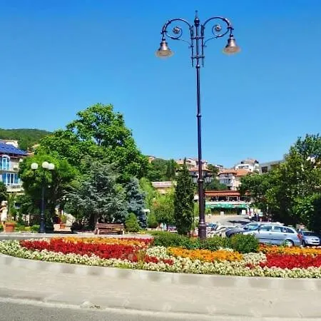Bratanov Siana 5 Apartman *